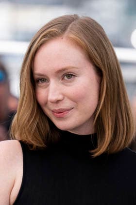 79th Cannes Film Festival Photocall of the movie -Teenage sex and death at camp Miasma Palais des Festivals - Cannes, France Hannah Einbinder 79th Cannes Film Festival Photocall of the movie -Teenage sex and death at camp Miasma Palais des Festivals - Cannes, France 13th May 2026 SGPItalia id 134688_011 *Not Exclusive  Copyright: xALFONSOxCATALANO SGPITALIAx