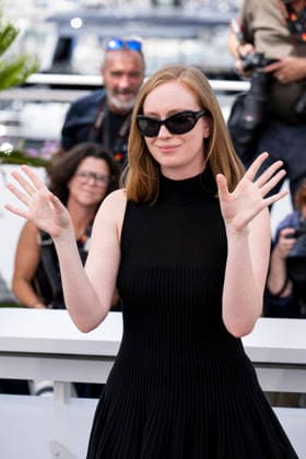79th Cannes Film Festival Photocall of the movie -Teenage sex and death at camp Miasma Palais des Festivals - Cannes, France Hannah Einbinder 79th Cannes Film Festival Photocall of the movie -Teenage sex and death at camp Miasma Palais des Festivals - Cannes, France 13th May 2026 SGPItalia id 134688_011 *Not Exclusive  Copyright: xALFONSOxCATALANO SGPITALIAx