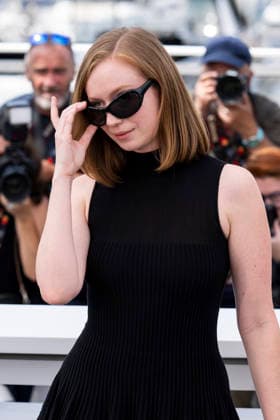 79th Cannes Film Festival Photocall of the movie -Teenage sex and death at camp Miasma Palais des Festivals - Cannes, France Hannah Einbinder 79th Cannes Film Festival Photocall of the movie -Teenage sex and death at camp Miasma Palais des Festivals - Cannes, France 13th May 2026 SGPItalia id 134688_011 *Not Exclusive  Copyright: xALFONSOxCATALANO SGPITALIAx
