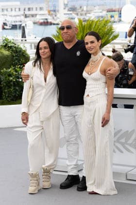 The Fast and the Furious photocall in Cannes CANNES, FRANCE - MAY 13: Michelle Rodriguez, Vin Diesel and Jordana Brewster hug during The Fast And The Furious photocall at the 79th annual Cannes Film Festival at Palais des Festivals on May 13, 2026 in Cannes, France. CAP KA Kristina Afanasyeva Cannes Alpes-Maritimes France Copyright: xKristinaxAfanasyeva CapitalxPicturesx