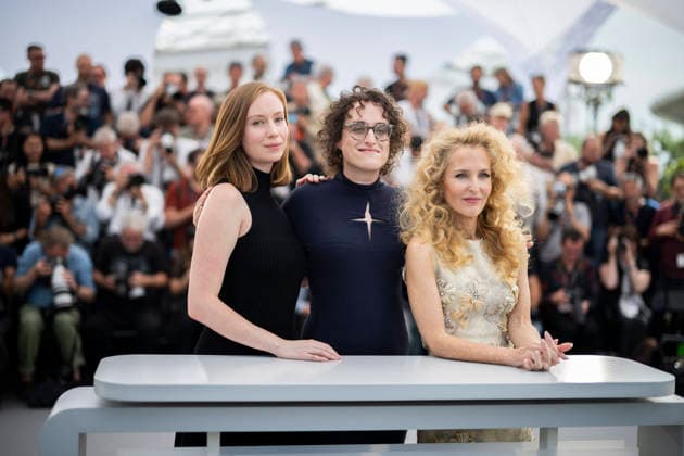 Cannes Teenage Sex And Death At Camp Miasma Photocall EB Gillian Anderson Director Jane Schoenbrun Hannah Einbinder During the Teenage Sex and Death at Camp Miasma photocall during the 79th Cannes Film Festival in Cannes, France on May 13, 2026. Photo by Eliot Blondet ABACAPRESS.COM Cannes France France  Copyright: xBlondetxEliot ABACAx