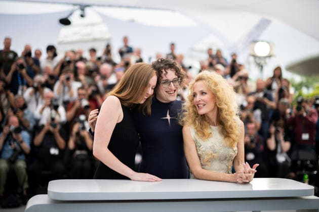 Cannes Teenage Sex And Death At Camp Miasma Photocall EB Gillian Anderson Director Jane Schoenbrun Hannah Einbinder During the Teenage Sex and Death at Camp Miasma photocall during the 79th Cannes Film Festival in Cannes, France on May 13, 2026. Photo by Eliot Blondet ABACAPRESS.COM Cannes France France  Copyright: xBlondetxEliot ABACAx