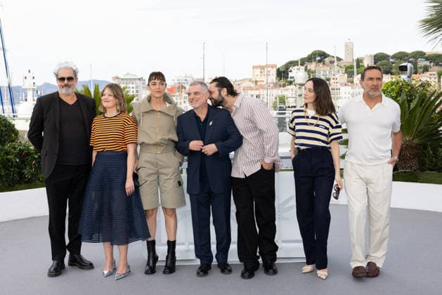 Gustave de Kervern, Madeleine Baudot, Vimala Pons, Pierre Salvadori, Pio Marmaï, Anaïs Demoustier et Gilles Lellouche au photocall du film La Vénus Electrique hors compétition lors du 79ème Festival International du Film de Cannes 12 23 mai 2026 , le 13 mai 2026 Jacovides Moreau Bestimage Photocall for La Venus Electrique at the 79th Cannes International Film Festival, on May 13th, 2026 Cannes France  Copyright: xJACOVIDES-MOREAUx xBESTIMAGExJACOVIDES-MOREAUx xBESTIMAGEx