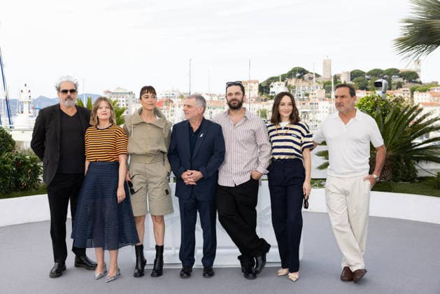 Gustave de Kervern, Madeleine Baudot, Vimala Pons, Pierre Salvadori, Pio Marmaï, Anaïs Demoustier et Gilles Lellouche au photocall du film La Vénus Electrique hors compétition lors du 79ème Festival International du Film de Cannes 12 23 mai 2026 , le 13 mai 2026 Jacovides Moreau Bestimage Photocall for La Venus Electrique at the 79th Cannes International Film Festival, on May 13th, 2026 Cannes France  Copyright: xJACOVIDES-MOREAUx xBESTIMAGExJACOVIDES-MOREAUx xBESTIMAGEx
