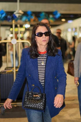 Julia Louis Dreyfus arrives at Nice airport during the 79th Cannes International Film Festival on May 13th, 2026 France Laetitia Notarianni Bestimage Celebrity arrivals at Nice airport during the 79th Cannes International Film Festival on May 13th, 2026 Nice France  Copyright: xLaetitiaxNotarianni BestimagexLaetitiaxNotarianni Bestimagex