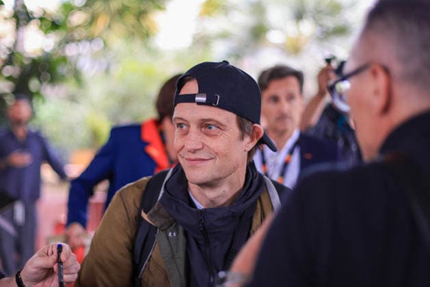 August Diehl arrives at Nice airport during the 79th Cannes International Film Festival on May 13th, 2026 Nice France Laetitia Notarianni Bestimage Celebrity arrivals at Nice airport during the 79th Cannes International Film Festival on May 13th, 2026 Nice France  Copyright: xLaetitiaxNotarianni BestimagexLaetitiaxNotarianni Bestimagex