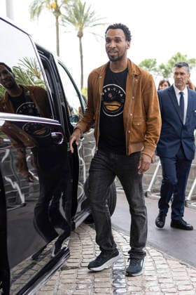 Cannes Nathan Mitchell Exits Martinez MP Cannes, France- May 13: Nathan Mitchell and friend arrives to Hotel Martinez during 79th Festival of Cannes, on May 13, 2026 in Cannes, France. Photo by Marco Piovanotto ABACAPRESS:COM Cannes France  Copyright: xPiovanottoxMarco ABACAx