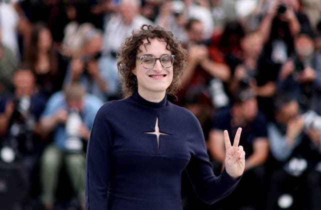 Jane Schoenbrun at the Teenage Sex and Death at Camp Miasma photocall at the 79th International Film Festival in Cannes, France on May 13, 2026 Jacovides Moreau Bestimage Teenage Sex and Death at Camp Miasma photocall at the 79th annual Cannes Film Festival at Palais des Festivals on May 13, 2026 in Cannes, France Cannes France  Copyright: xJACOVIDES-MOREAUx xBESTIMAGExJACOVIDES-MOREAUx xBESTIMAGEx