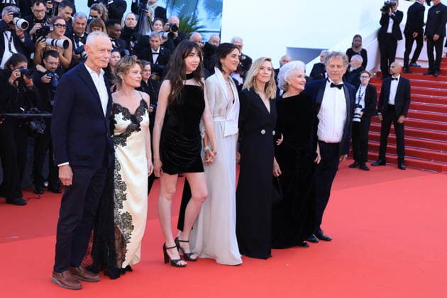 Cannes - La Vie D une Femme Red Carpet (L-R) Erri De Luca, Melanie Thierry, Suzanne de Baecque, Charline Bourgeois-Tacquet, Lea Drucker, Marie-Christine Barrault et Charles Berling at the red carpet screening of La Vie d’une Femme during the 79th Cannes Film Festival in Cannes, France on May 13, 2026. Photo by Jerome Domine ABACAPRESS.COM Cannes France  Copyright: xDominexJerome ABACAx
