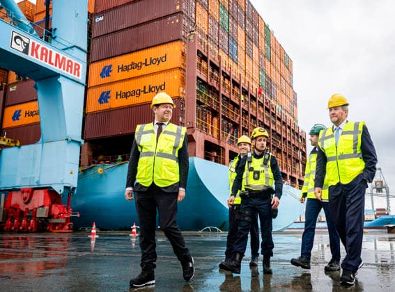13-05-2026 Rotterdam King Willem-Alexander visited, in the context of undermining and resilience, the customs office on the Maasvlakte and APM Terminals at the Port of Rotterdam. Â  Copyright: xPPEx