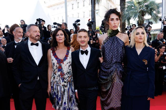 Guest, Anna Mouglalis, Thomas Jolly, guest, guest Montée des marches du film La vie dune femme lors du 79ème Festival International du Film de Cannes, le 13 mai 2026 Jacovides Moreau Bestimage Red carpet for A womans life at the 79th Cannes International Film Festival on May 13, 2026 Cannes France  Copyright: xJACOVIDES-MOREAUx xBESTIMAGExJACOVIDES-MOREAUx xBESTIMAGEx