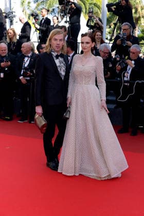 Christophe Guillarmé et Agatha Maksimova Montée des marches du film La vie dune femme lors du 79ème Festival International du Film de Cannes, le 13 mai 2026 Olivier Borde Bestimage Red carpet for A womans life at the 79th Cannes International Film Festival on May 13, 2026 Cannes France  Copyright: xOLIVIERxBORDEx xBESTIMAGExOLIVIERxBORDEx xBESTIMAGEx