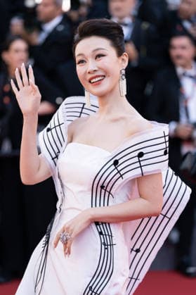 Cannes - La Vie D Une Femme A Women s Life Red Carpet A guest attends the La Vie D Une Femme screening during the 79th annual Cannes Film Festival at Palais des Festivals on May 13, 2026 in Cannes, France on May 13, 2026. Photo by LounisPhotography ABACAPRESS.COM Cannes France  Copyright: xLounisPhotography ABACAx