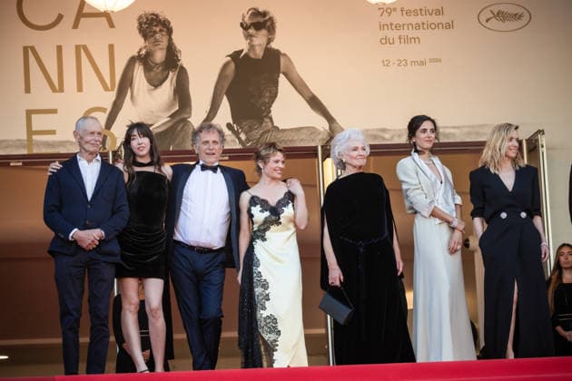 Erri De Luca, Suzanne de Baecque, Charles Berling, Mélanie Thierry Bijoux Tasaki , Marie Christine Barrault, Charline Bourgeois Tacquet, Léa Drucker Montée des marches du film La vie dune femme lors du 79ème Festival International du Film de Cannes, le 13 mai 2026 Jacovides Moreau Bestimage Red carpet for A womans life at the 79th Cannes International Film Festival on May 13, 2026 Cannes France  Copyright: xJACOVIDES-MOREAUx xBESTIMAGExJACOVIDES-MOREAUx xBESTIMAGEx