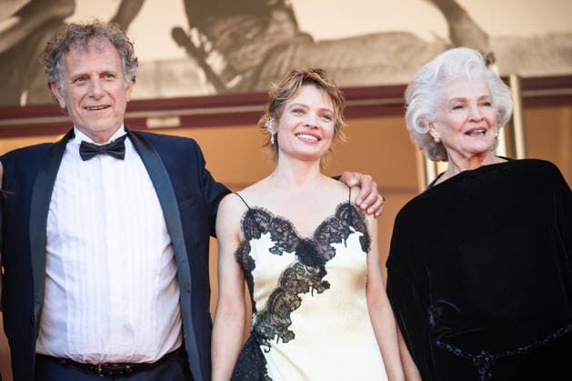 Charles Berling, Marie Christine Barrault, Léa Drucker Montée des marches du film La vie dune femme lors du 79ème Festival International du Film de Cannes, le 13 mai 2026 Jacovides Moreau Bestimage Red carpet for A womans life at the 79th Cannes International Film Festival on May 13, 2026 Cannes France  Copyright: xJACOVIDES-MOREAUx xBESTIMAGExJACOVIDES-MOREAUx xBESTIMAGEx