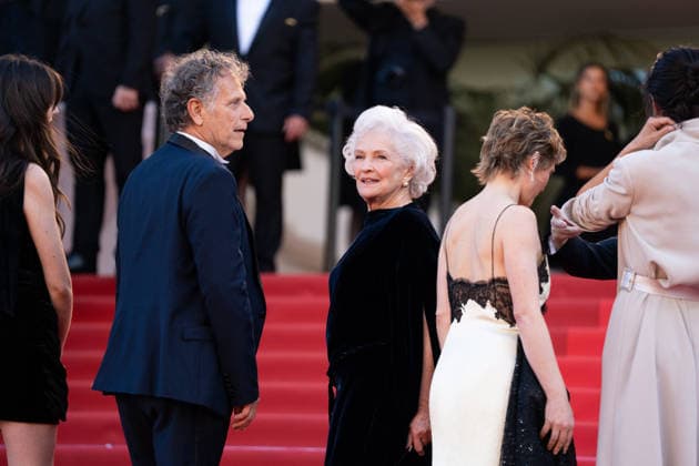 Cannes - La Vie D Une Femme A Women s Life Red Carpet (L-R) Erri De Luca, Suzanne de Baecque, Charles Berling, Marie-Christine Barrault, Mélanie Thierry, Charline Bourgeois-Tacquet and Léa Drucker attend the La Vie D Une Femme screening during the 79th annual Cannes Film Festival at Palais des Festivals on May 13, 2026 in Cannes, France on May 13, 2026. Photo by LounisPhotography ABACAPRESS.COM Cannes France  Copyright: xLounisPhotography ABACAx