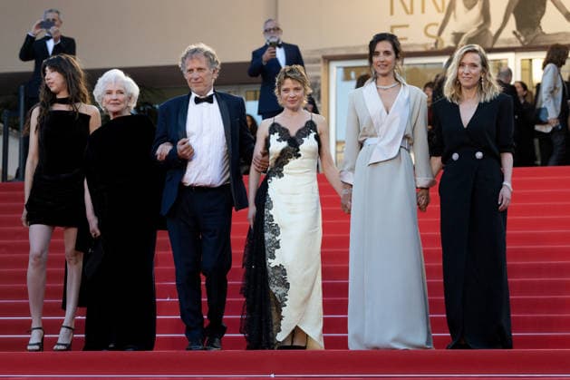 Suzanne de Baecque, Marie Christine Barrault, Charles Berling, Mélanie Thierry Bijoux Tasaki , Charline Bourgeois Tacquet, Léa Drucker Descente des marches du film La vie dune femme lors du 79ème Festival International du Film de Cannes, le 13 mai 2026 Olivier Borde Bestimage People leaving the red carpet for A womans life at the 79th Cannes International Film Festival on May 13, 2026 Cannes France  Copyright: xOLIVIERxBORDEx xBESTIMAGExOLIVIERxBORDEx xBESTIMAGEx