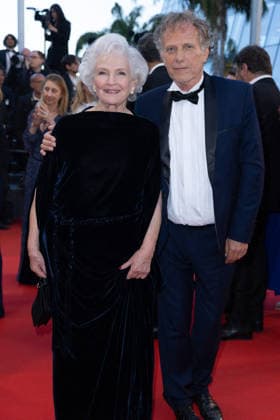 Charles Berling, Marie Christine Barrault Descente des marches du film La vie dune femme lors du 79ème Festival International du Film de Cannes, le 13 mai 2026 Olivier Borde Bestimage People leaving the red carpet for A womans life at the 79th Cannes International Film Festival on May 13, 2026 Cannes France  Copyright: xOLIVIERxBORDEx xBESTIMAGExOLIVIERxBORDEx xBESTIMAGEx