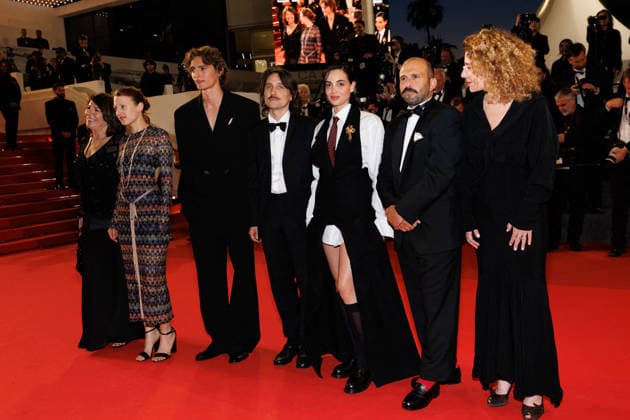 Enrica Capra, Yile Yara Vianello, Vassili Schneider, Bérenger Thouin, Souheila Yacoub, Pierre Antoine Billon, Carine Ruszniewski Montée des marches du film Labandon lors du 79ème Festival International du Film de Cannes, le 13 mai 2026 Jacovides Moreau Bestimage Red carpet for Forsaken at the 79th Cannes International Film Festival on May 13, 2026 Cannes France  Copyright: xJACOVIDES-MOREAUx xBESTIMAGExJACOVIDES-MOREAUx xBESTIMAGEx