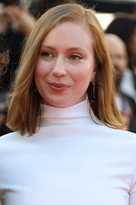 79ème Festival International du Film de Cannes Montée des marches du film La Vie dune Femme 79th Cannes Film Festival Red carpet of the film La vie dune femme Hannah Einbinder 455930 2026 05 13 Cannes France  Copyright: xIsabellexVautierx xStarfacex STAR_455930_025
