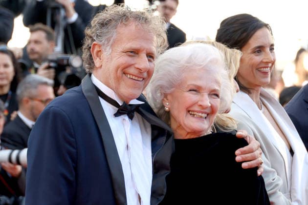 79ème Festival International du Film de Cannes Montée des marches du film La Vie dune Femme 79th Cannes Film Festival Red carpet of the film La vie dune femme Charles Berling and Marie Christine Barrault 455930 2026 05 13 Cannes France  Copyright: xIsabellexVautierx xStarfacex STAR_455930_053