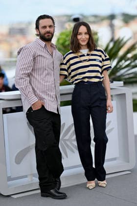 Cannes La Venus Electrique Photocall. FC Cast members Hannah Einbinder, Gillian Anderson, Gilles Lellouche, Gustave Kervern and Madeleine Baudot attending the La Venus Electrique photocall during the 79th Cannes Film Festival in Cannes, France on May 13, 2026. Photo by Franck Castel ABACAPRESS.COM Cannes  Copyright: xCastelxFranck ABACAx