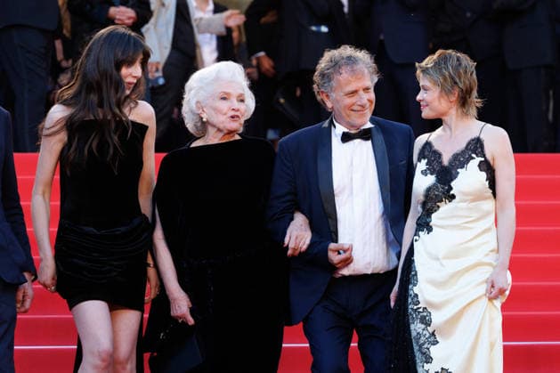 Suzanne de Baecque, Marie Christine Barrault, Charles Berling, Mélanie Thierry Bijoux Tasaki Descente des marches du film La vie dune femme lors du 79ème Festival International du Film de Cannes, le 13 mai 2026 Jacovides Moreau Bestimage People leaving the redcarpet for A womans life at the 79th Cannes International Film Festival on May 13, 2026  Copyright: xJACOVIDES-MOREAUx xBESTIMAGExJACOVIDES-MOREAUx xBESTIMAGEx
