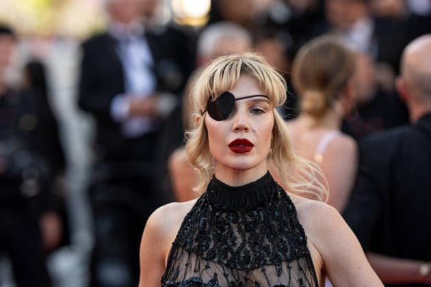 Cannes - ?La Vie d?Une Femme? Red Carpet AAR A guest walks the red carpet for the screening of ‘La Vie d’Une Femme’ as part of the 79th Cannes Film Festival in Cannes, France, on May 13, 2026. Photo by Ammar Abd Rabbo ABACAPRESS.COM Cannes France  Copyright: xAbdxRabboxAmmar ABACAx