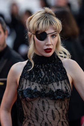 Cannes - ?La Vie d?Une Femme? Red Carpet AAR A guest walks the red carpet for the screening of ‘La Vie d’Une Femme’ as part of the 79th Cannes Film Festival in Cannes, France, on May 13, 2026. Photo by Ammar Abd Rabbo ABACAPRESS.COM Cannes France  Copyright: xAbdxRabboxAmmar ABACAx