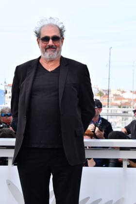 79th Cannes International Film Festival Photocall du film La Vénus Electrique 79th Cannes International Film Festival LA VENUS ELECTRIQUE photocall Gustave de Kervern poses during La Vénus Electrique The Electric Kiss photocall at the 79th annual Cannes Film Festival at Palais des Festivals Thomas Bohlen Starface 2026 05 12 455951 2026 05 13 Cannes France  Copyright: xThomasxBohlenx STAR_455951_037