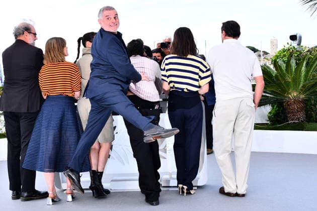 79th Cannes International Film Festival Photocall du film La Vénus Electrique 79th Cannes International Film Festival LA VENUS ELECTRIQUE photocall Gustave de Kervern, Madeleine Baudot, Vimala Pons, Pierre Salvadori, Pio Marmaï, Anaïs Demoustier and Gilles Lellouche pose during La Vénus Electrique The Electric Kiss photocall at the 79th annual Cannes Film Festival at Palais des Festivals Thomas Bohlen Starface 2026 05 12 455951 2026 05 13 Cannes France  Copyright: xThomasxBohlenx STAR_455951_054