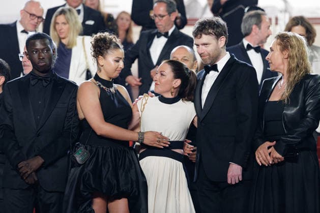 Diamadoua Sissoko, Emma Boumali, Mickaëlle Paty sister of Samuel Paty , Antoine Reinartz, Emmanuelle Bercot Descente des marches du film Labandon lors du 79ème Festival International du Film de Cannes, le 13 mai 2026 Olivier Borde Bestimage People leaving the red carpet for Forsaken at the 79th Cannes International Film Festival on May 13, 2026 Cannes France  Copyright: xOLIVIERxBORDEx xBESTIMAGExOLIVIERxBORDEx xBESTIMAGEx