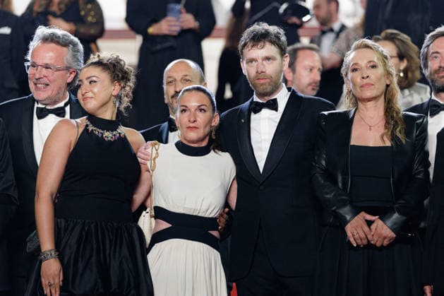 François Kraus, Emma Boumali, Mickaëlle Paty sister of Samuel Paty , Antoine Reinartz, Emmanuelle Bercot Descente des marches du film Labandon lors du 79ème Festival International du Film de Cannes, le 13 mai 2026 Olivier Borde Bestimage People leaving the red carpet for Forsaken at the 79th Cannes International Film Festival on May 13, 2026 Cannes France  Copyright: xOLIVIERxBORDEx xBESTIMAGExOLIVIERxBORDEx xBESTIMAGEx