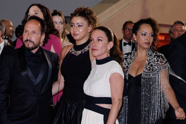 Guest, Emma Boumali, Mickaëlle Paty sister of Samuel Paty , Sandy Lewis Godefroy Descente des marches du film Labandon lors du 79ème Festival International du Film de Cannes, le 13 mai 2026 Olivier Borde Bestimage People leaving the red carpet for Forsaken at the 79th Cannes International Film Festival on May 13, 2026 Cannes France  Copyright: xOLIVIERxBORDEx xBESTIMAGExOLIVIERxBORDEx xBESTIMAGEx
