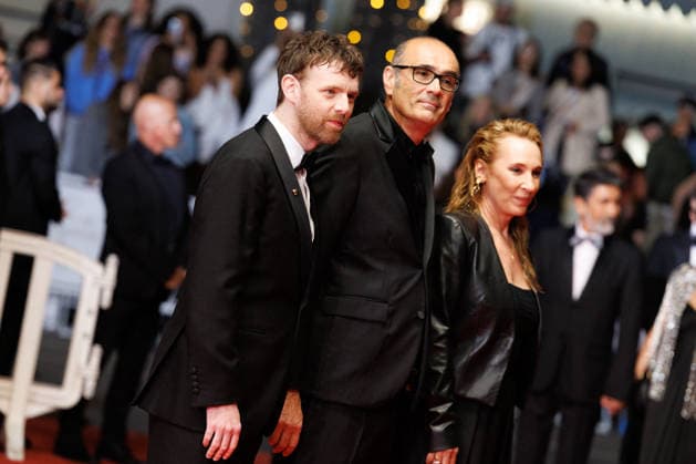 Antoine Reinartz, Vincent Garenq, Emmanuelle Bercot Montée des marches du film Labandon lors du 79ème Festival International du Film de Cannes, le 13 mai 2026 Jacovides Moreau Bestimage Red carpet for Forsaken at the 79th Cannes International Film Festival on May 13, 2026 Cannes France  Copyright: xJACOVIDES-MOREAUx xBESTIMAGExJACOVIDES-MOREAUx xBESTIMAGEx