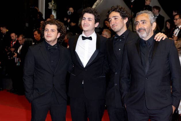 Eric Toledano et son fils, guest Montée des marches du film Labandon lors du 79ème Festival International du Film de Cannes, le 13 mai 2026 Olivier Borde Bestimage Red carpet for Forsaken at the 79th Cannes International Film Festival on May 13, 2026 Cannes France  Copyright: xOLIVIERxBORDEx xBESTIMAGExOLIVIERxBORDEx xBESTIMAGEx