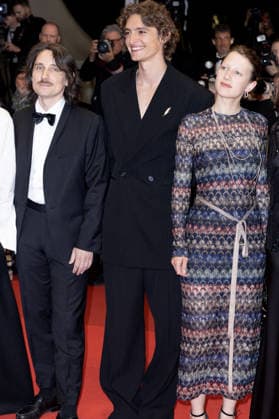 Bérenger Thouin, Vassili Schneider, Yile Yara Vianello Montée des marches du film Labandon lors du 79ème Festival International du Film de Cannes, le 13 mai 2026 Olivier Borde Bestimage Red carpet for Forsaken at the 79th Cannes International Film Festival on May 13, 2026 Cannes France  Copyright: xOLIVIERxBORDEx xBESTIMAGExOLIVIERxBORDEx xBESTIMAGEx