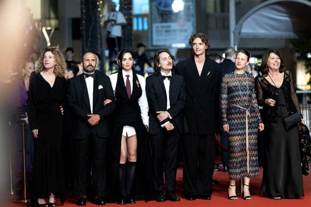 Carine Ruszniewski, Pierre Antoine Billon, Souheila Yacoub, Bérenger Thouin, Vassili Schneider, Yile Yara Vianello, Enrica Capra Montée des marches du film Labandon lors du 79ème Festival International du Film de Cannes, le 13 mai 2026 Olivier Borde Bestimage Red carpet for Forsaken at the 79th Cannes International Film Festival on May 13, 2026 unknown  Copyright: xAGENCEx xBESTIMAGExAGENCEx xBESTIMAGEx
