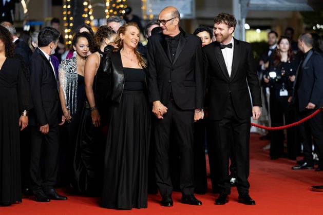 Emmanuelle Bercot, Vincent Garenq et Antoine Reinartz Montée des marches du film Labandon lors du 79ème Festival International du Film de Cannes, le 13 mai 2026 Olivier Borde Bestimage Red carpet for Forsaken at the 79th Cannes International Film Festival on May 13, 2026 unknown  Copyright: xAGENCEx xBESTIMAGExAGENCEx xBESTIMAGEx