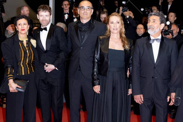 Mounira Barbouch, Antoine Reinartz, Vincent Garenq, Emmanuelle Bercot, Azize Kabouche Montée des marches du film Labandon lors du 79ème Festival International du Film de Cannes, le 13 mai 2026 Olivier Borde Bestimage Red carpet for Forsaken at the 79th Cannes International Film Festival on May 13, 2026 unknown  Copyright: xAGENCEx xBESTIMAGExAGENCEx xBESTIMAGEx