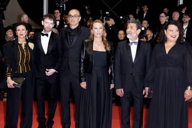 Mounira Barbouch, Antoine Reinartz, Vincent Garenq, Emmanuelle Bercot, Azize Kabouche, Ahlam Slama Montée des marches du film Labandon lors du 79ème Festival International du Film de Cannes, le 13 mai 2026 Olivier Borde Bestimage Red carpet for Forsaken at the 79th Cannes International Film Festival on May 13, 2026 unknown  Copyright: xAGENCEx xBESTIMAGExAGENCEx xBESTIMAGEx