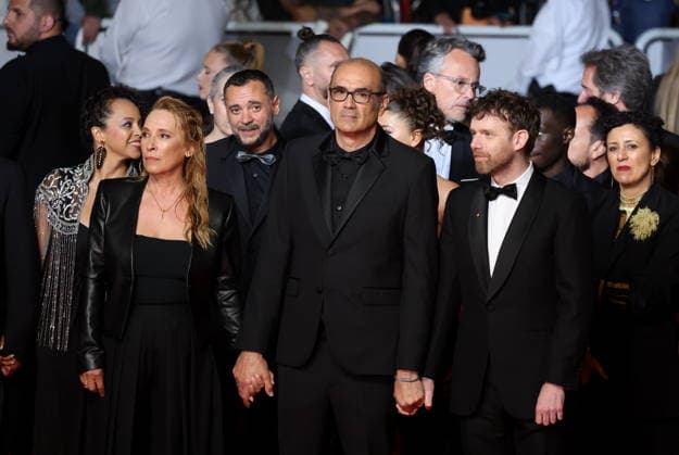 Sandy Lewis Godefroy, Emmanuelle Bercot, Nedjim Bouizzoul, Vincent Garenq, Antoine Reinartz, Mounira Barbouch Montée des marches du film Labandon lors du 79ème Festival International du Film de Cannes, le 13 mai 2026 Jacovides Moreau Bestimage Red carpet for Forsaken at the 79th Cannes International Film Festival on May 13, 2026 Cannes France  Copyright: xJACOVIDES-MOREAUx xBESTIMAGExJACOVIDES-MOREAUx xBESTIMAGEx