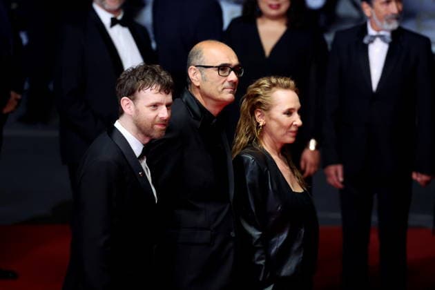 Antoine Reinartz, Vincent Garenq, Emmanuelle Bercot Montée des marches du film Labandon lors du 79ème Festival International du Film de Cannes, le 13 mai 2026 Jacovides Moreau Bestimage Red carpet for Forsaken at the 79th Cannes International Film Festival on May 13, 2026 Cannes France  Copyright: xJACOVIDES-MOREAUx xBESTIMAGExJACOVIDES-MOREAUx xBESTIMAGEx