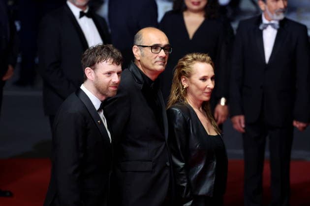 Antoine Reinartz, Vincent Garenq, Emmanuelle Bercot Montée des marches du film Labandon lors du 79ème Festival International du Film de Cannes, le 13 mai 2026 Jacovides Moreau Bestimage Red carpet for Forsaken at the 79th Cannes International Film Festival on May 13, 2026 Cannes France  Copyright: xJACOVIDES-MOREAUx xBESTIMAGExJACOVIDES-MOREAUx xBESTIMAGEx