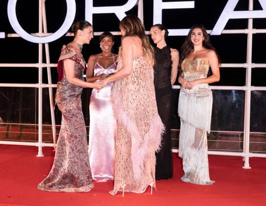 Cannes L Oréal Paris - Women of Worth Dinner MP Cannes, France- May 13: Charlotte Cardin, Heidi Klum, Aja Naomi King, Jane Fonda, Nychaa, Alia Bhatt, Araya Hargate, Philippine Leroy-Beaulieu, Yasmine Sabri attend the L Oréal Paris - Women of Worth Dinner held at Hotel Martinez during 79th Festival of Cannes, on May 13, 2026 in Cannes, France. Photo by Marco Piovanotto ABACAPRESS:COM Cannes France Copyright: xPiovanottoxMarco ABACAx