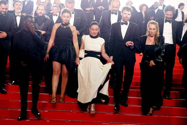 Diamadoua Sissoko, Emma Boumali, Mickaëlle Paty sister of Samuel Paty , Antoine Reinartz, Emmanuelle Bercot Descente des marches du film Labandon lors du 79ème Festival International du Film de Cannes, le 13 mai 2026 Jacovides Moreau Bestimage People leaving the red carpet for Forsaken at the 79th Cannes International Film Festival on May 13, 2026 Cannes France  Copyright: xJACOVIDES-MOREAUx xBESTIMAGExJACOVIDES-MOREAUx xBESTIMAGEx