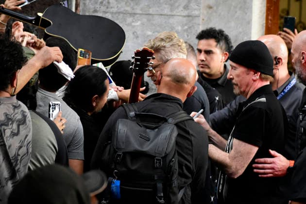 May 13, 2026, Mexico City, Ciudad de Mexico, Mexico: The Edge, guitarist of the Irish band U2, signs autographs for the fans at the filming set for the upcoming music video Street of Dreams in Mexico City Downtown. on May 13, 2026 in Mexico City, Mexico. Mexico City Mexico - ZUMAe321 20260513_zea_e321_038 Copyright: xLuisxBarronx
