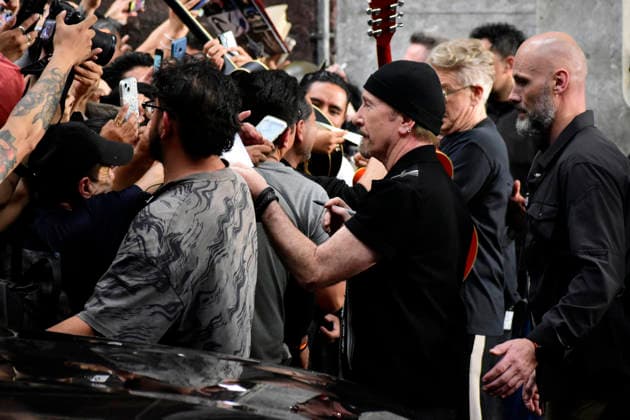 May 13, 2026, Mexico City, Ciudad de Mexico, Mexico: The Edge, guitarist of the Irish band U2, signs autographs for the fans at the filming set for the upcoming music video Street of Dreams in Mexico City Downtown. on May 13, 2026 in Mexico City, Mexico. Mexico City Mexico - ZUMAe321 20260513_zea_e321_042 Copyright: xLuisxBarronx