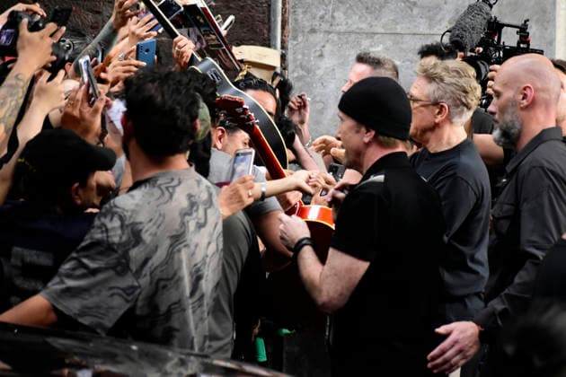 May 13, 2026, Mexico City, Ciudad de Mexico, Mexico: The Edge, guitarist of the Irish band U2, signs autographs for the fans at the filming set for the upcoming music video Street of Dreams in Mexico City Downtown. on May 13, 2026 in Mexico City, Mexico. Mexico City Mexico - ZUMAe321 20260513_zea_e321_043 Copyright: xLuisxBarronx