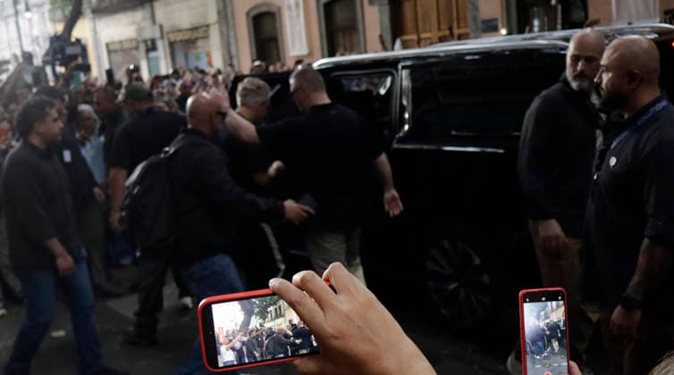 May 13, 2026, Mexico City, Mexico City, Mexico: The Irish band U2, escorted out of the MIDE Museum in Mexico City. Mexico City Mexico - ZUMAt178 20260513_zip_t178_008 Copyright: xNadiaxTecuapetlax